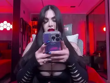 Stripchat Live Sex Cam of GabrielaAroms