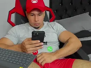Stripchat Adult Webcams of tyler_hank01