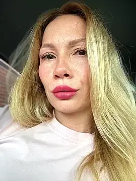 Stripchat Live Sex Cam of LavenderHot