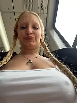 Stripchat Sex Cam of Mila_NoRules