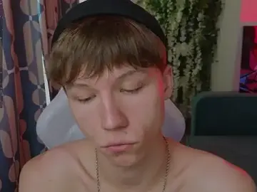 Stripchat Sex Cam of cuMte_boy