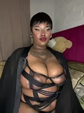 Stripchat Sex Chat of QUEEN_NOBUHLE_FEMDOM_777