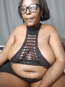 Stripchat Free Live Porn of CHERRYYUMMY