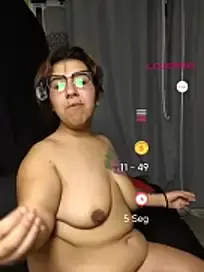 Stripchat Live Sex Cam of Velvetmony23