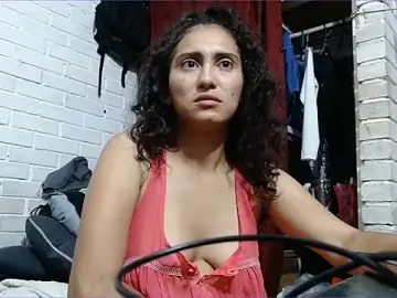 Stripchat Live Sex of valeriaswang_Lucas