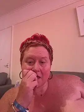 Stripchat Watch Live Sex Cams of BustyRedxx