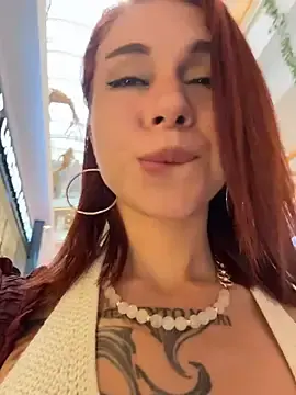 Stripchat Live Sex Cam of RosieDesire