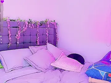 Stripchat Live Sex Cam of KiaraSofiaHot1