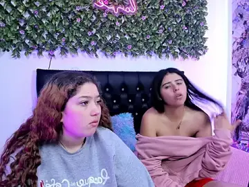 Stripchat Live Porn of valeria_and_zoe