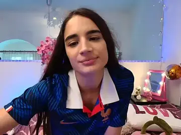 Stripchat Free Porn Cam of CandieLucianioff