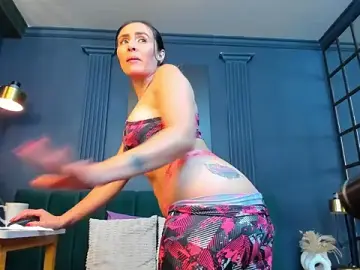 Stripchat Sex Chat of scarlet_edwars