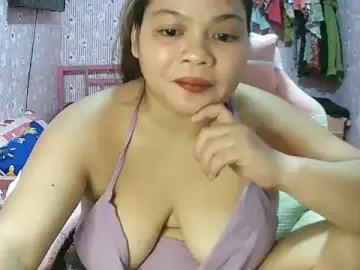 Stripchat Free Live Porn of shaira_peach