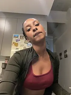 Stripchat Sex Cam of Your_Paris