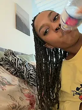 Stripchat Free Porn Cam of Your_Paris