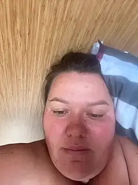 Stripchat Live Sex Cam of SunnyLeila2101