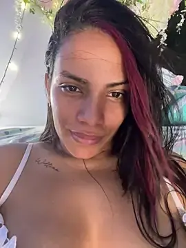 Stripchat Live Sex Cam of ArielleMillerr-