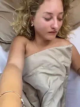 Stripchat Nude Webcam of MileySummer