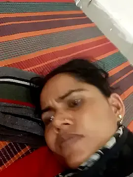Stripchat Adult Webcam of Hotnewbhabi_riya