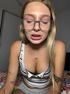 Stripchat Best Webcam of paulinee2006