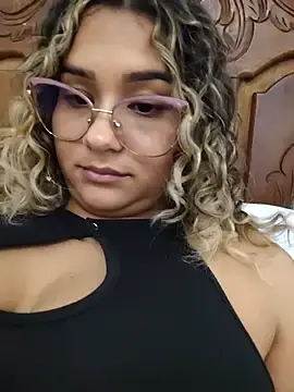 Stripchat Watch Live Sex Cams of BrendaGirs