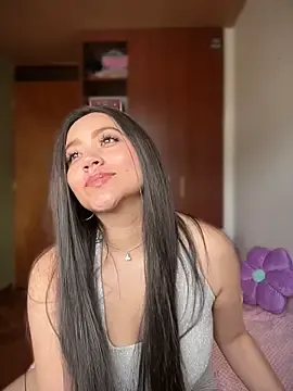 Stripchat Live Sex Cam of Veronica_Wins_