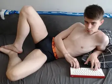 Stripchat Nude Webcam of Student_Oliver