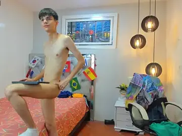 Stripchat Sex Cam of maxim_rod