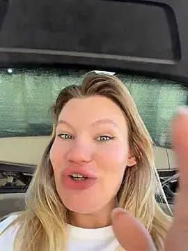 Stripchat Adult Webcam of justmilaa