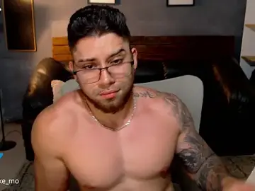Stripchat Live Sex Cam of Mike_montoya01