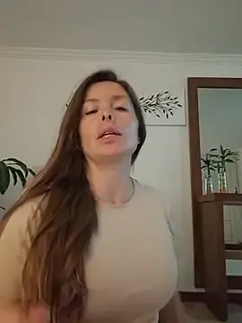 Stripchat Adult Webcams of karina_warthon
