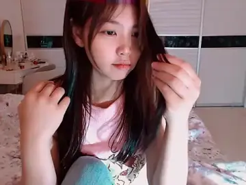 Stripchat Free Porn Cam of Miu1_girl
