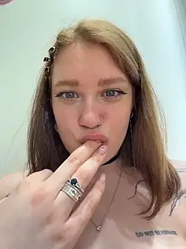 Stripchat Free Porn Cam of lucy-joy