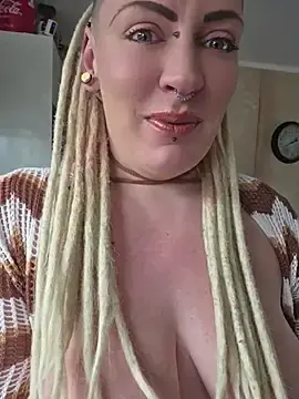 Stripchat Adult Webcams of PinkTheHawk