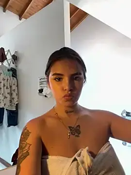 Stripchat Adult Video Chat of Mia_crossing
