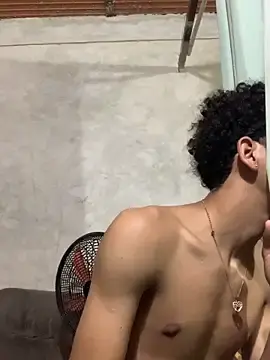 Stripchat Adult Webcam of chicocalo