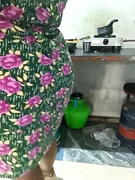 Stripchat Free Porn Cam of MaaliiiPonuTamil