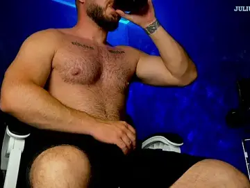 Stripchat Free Porn Cam of CLOUDYJULIUS