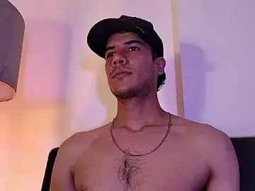 Stripchat Live Sex Cam of Derek_stud_