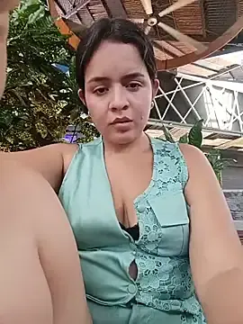 Stripchat Free Live Porn of Julieth_hot-69
