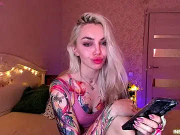 Stripchat Best live sex cam show of LillyMoure_