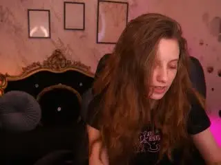Xlovecam Watch Live Sex Cams of CuteeFoxy