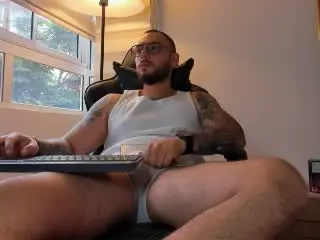 Xlovecam Live Sex of FrankJones