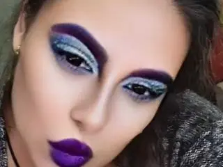 Xlovecam Free Porn Cam of MayaSmith
