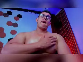 Xlovecam Free Live Porn of RomanCroft