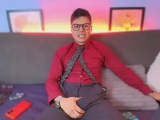 Xlovecam Sex Cam of AquilesTaylor