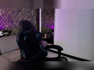 Xlovecam Watch Live Sex Cams of TaharaRomanov