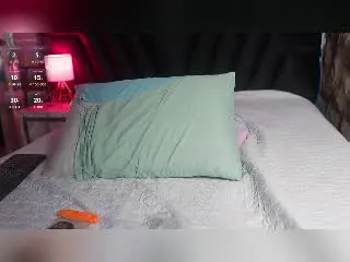 Xlovecam Live Sex of HollyCattaleiya