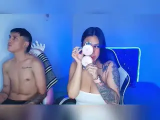 Xlovecam Watch Live Sex Cams of KathyAndZac