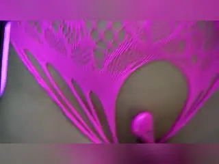 Xlovecam Adult Webcam of CarolinaPetra