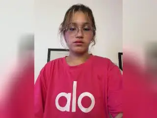 Xlovecam Private Sex Chat of ElodieGardner